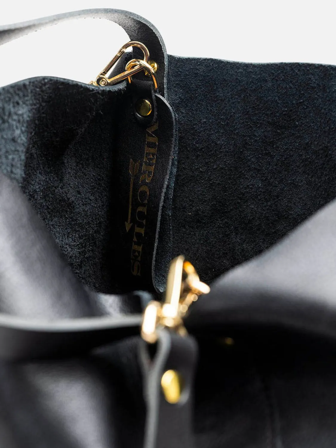 bucket_fringes_negro_2.webp Mercules Grandes | Bucket Fringes Negro