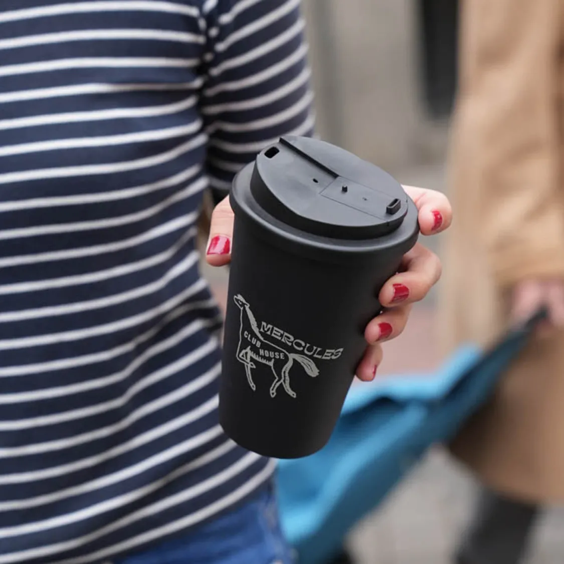 vaso_take_away_xl_negro_club_house_1.webp Mercules Vasos Y Vajilla | Vaso Take Away Xl Negro Club House